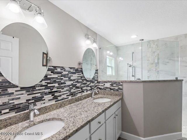 587 Plumbago Road NW, Palm Bay, FL 32907