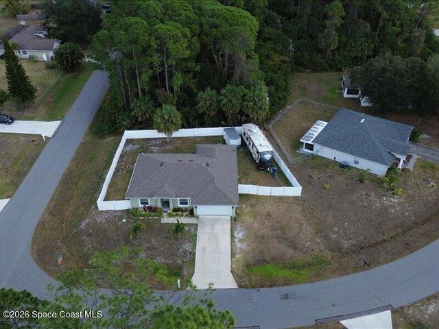 587 Plumbago Road NW, Palm Bay, FL 32907