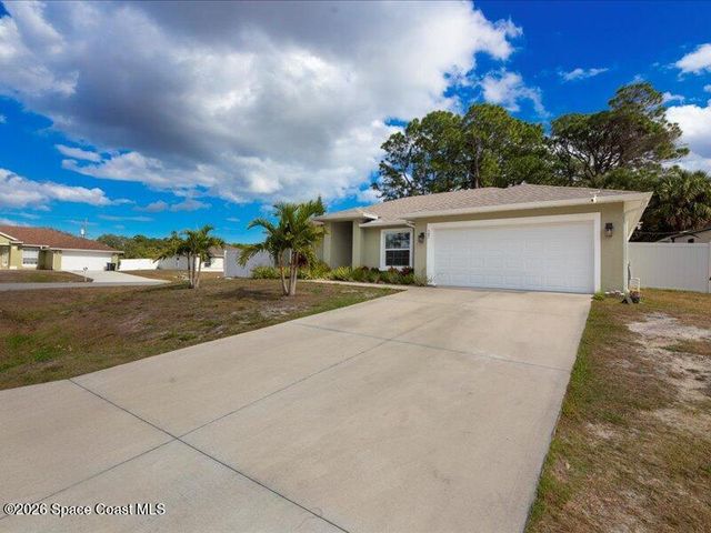 587 Plumbago Road NW, Palm Bay, FL 32907