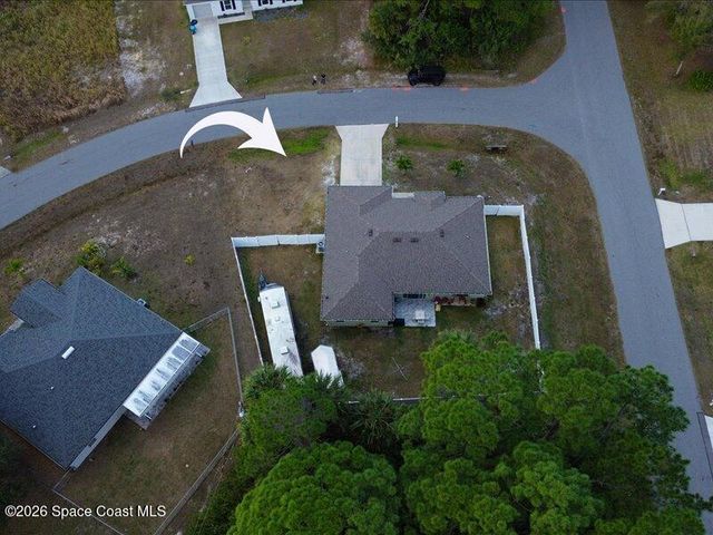 587 Plumbago Road NW, Palm Bay, FL 32907