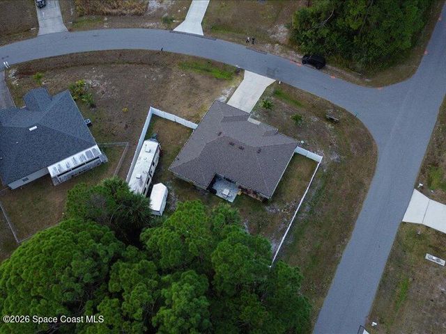 587 Plumbago Road NW, Palm Bay, FL 32907