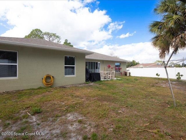587 Plumbago Road NW, Palm Bay, FL 32907