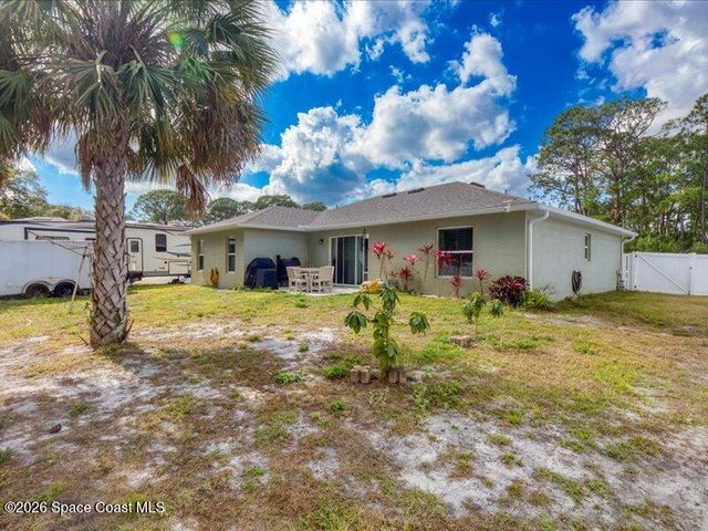 587 Plumbago Road NW, Palm Bay, FL 32907