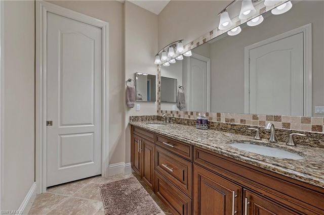 582 110th AVE N, Naples, FL 34108