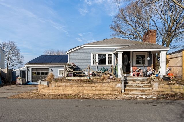 81 Wessagussett Rd, Weymouth, MA 02191