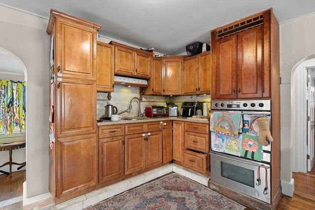 81 Wessagussett Rd, Weymouth, MA 02191