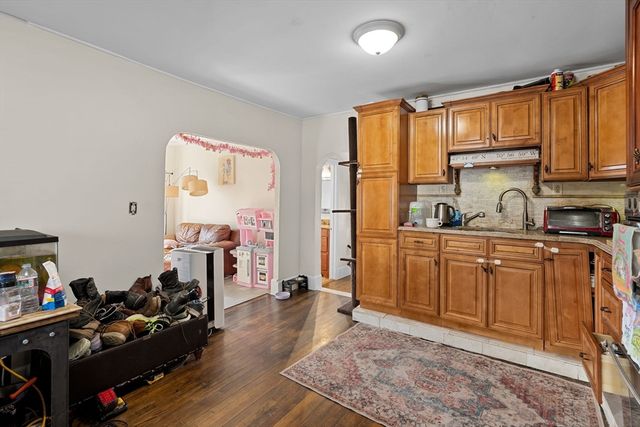 81 Wessagussett Rd, Weymouth, MA 02191