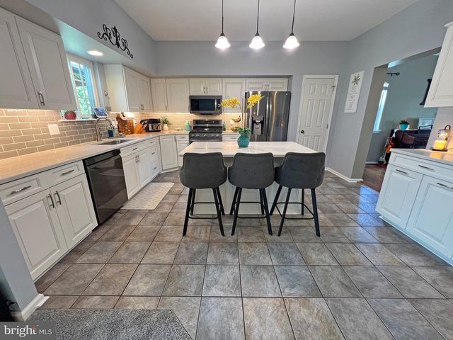 218 WATERFORD WAY, Garnet Valley, PA 19060