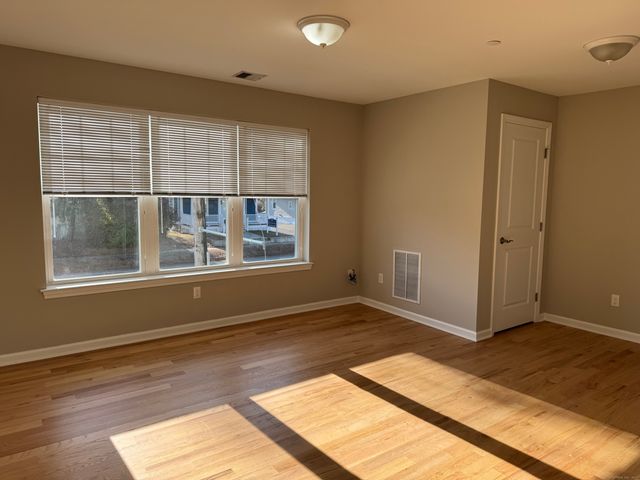 314 Bridgeport Avenue 201, Milford, CT 06460