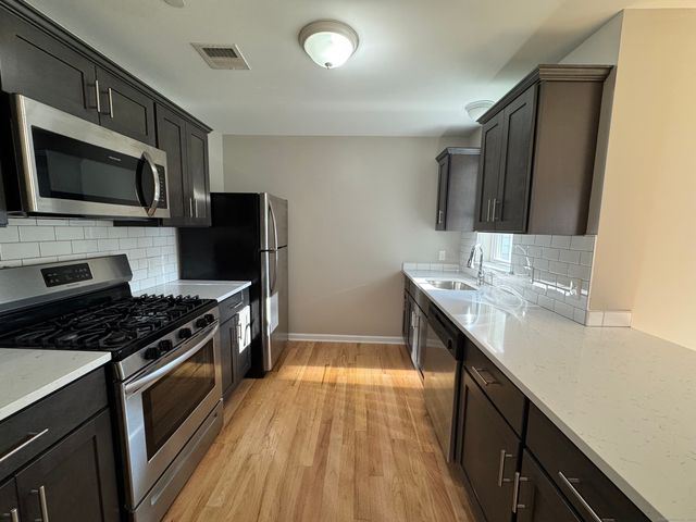 314 Bridgeport Avenue 201, Milford, CT 06460