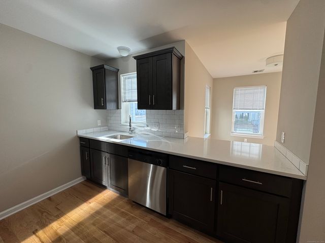 314 Bridgeport Avenue 201, Milford, CT 06460
