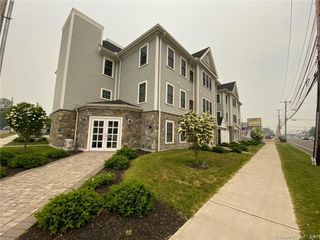 314 Bridgeport Avenue 201, Milford, CT 06460