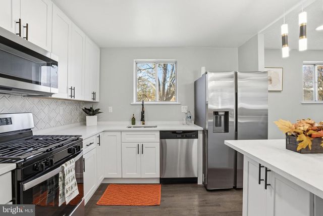 1802 CLAYTON DR, Oxon Hill, MD 20745