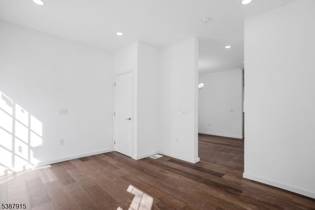 197 Iva St, Rahway City, NJ 07065