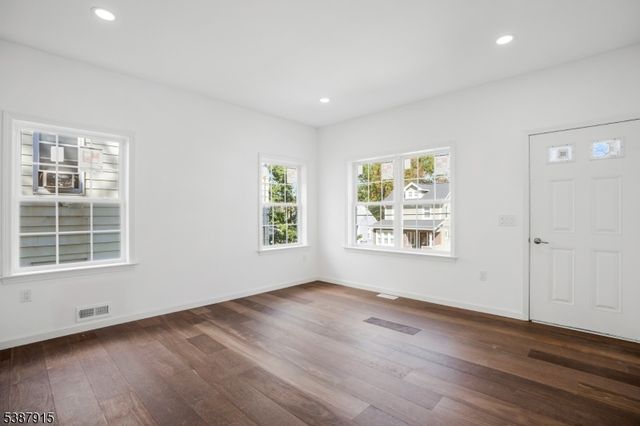 197 Iva St, Rahway City, NJ 07065