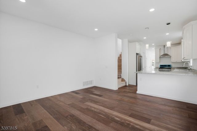 197 Iva St, Rahway City, NJ 07065