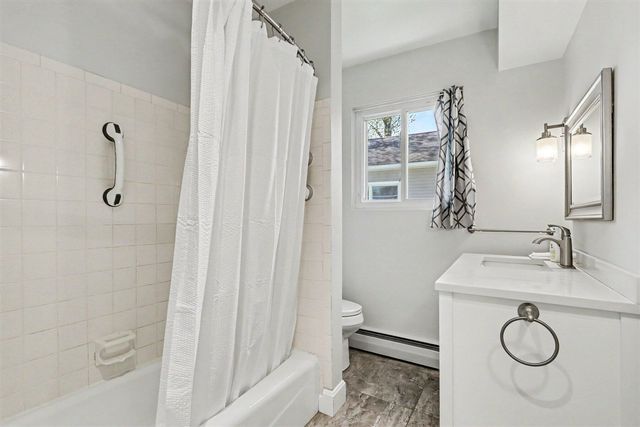 468 Crooked Lake Drive, Kalamazoo, MI 49009