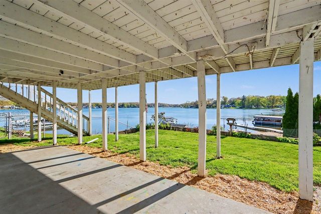 468 Crooked Lake Drive, Kalamazoo, MI 49009