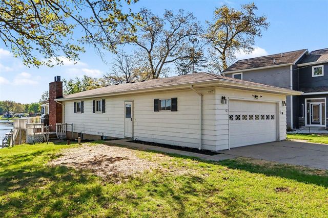 468 Crooked Lake Drive, Kalamazoo, MI 49009