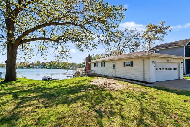 468 Crooked Lake Drive, Kalamazoo, MI 49009