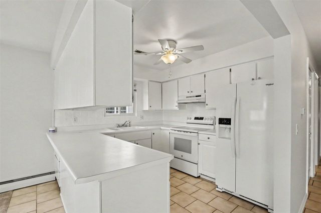 468 Crooked Lake Drive, Kalamazoo, MI 49009
