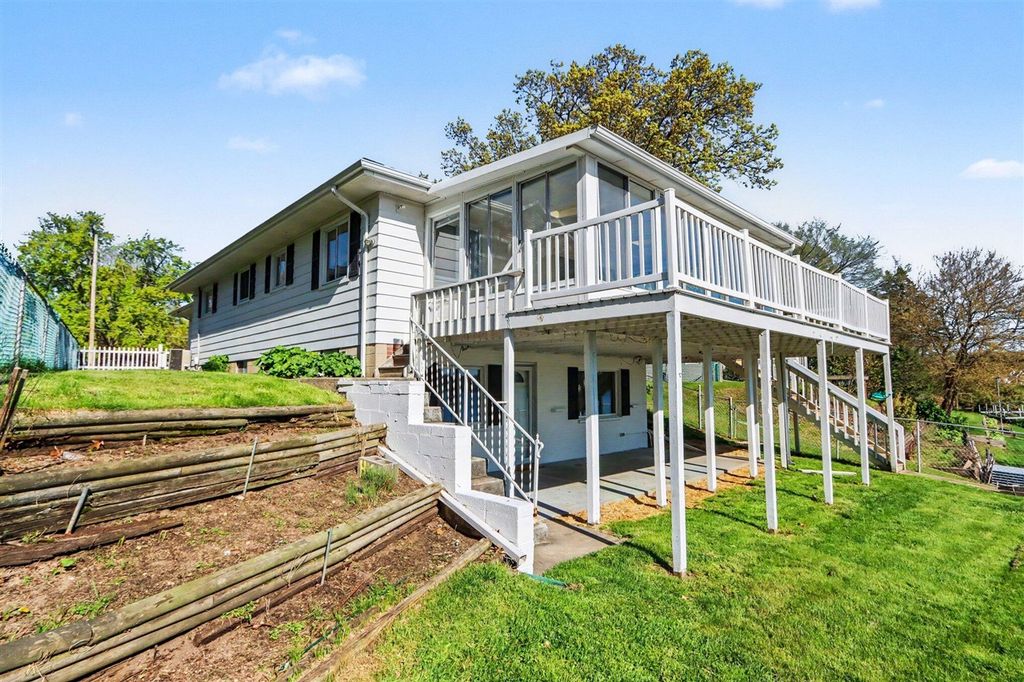468 Crooked Lake Drive, Kalamazoo, MI 49009