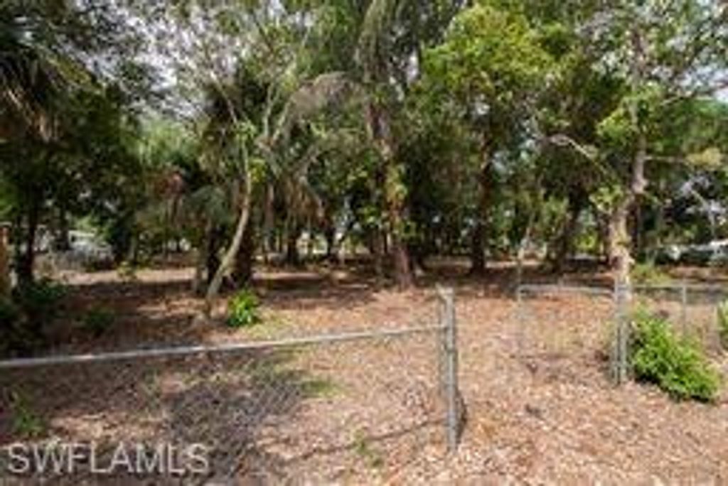 Adams AVE W, IMMOKALEE, FL 34142 — photo 2