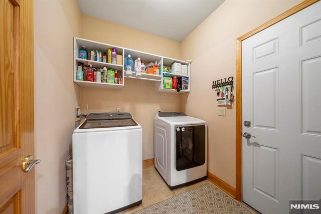 325 Cooper Place, Paramus, NJ 07652