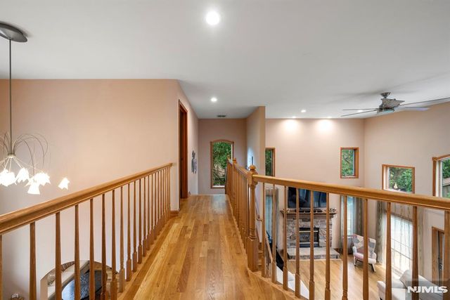 325 Cooper Place, Paramus, NJ 07652