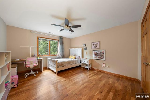 325 Cooper Place, Paramus, NJ 07652