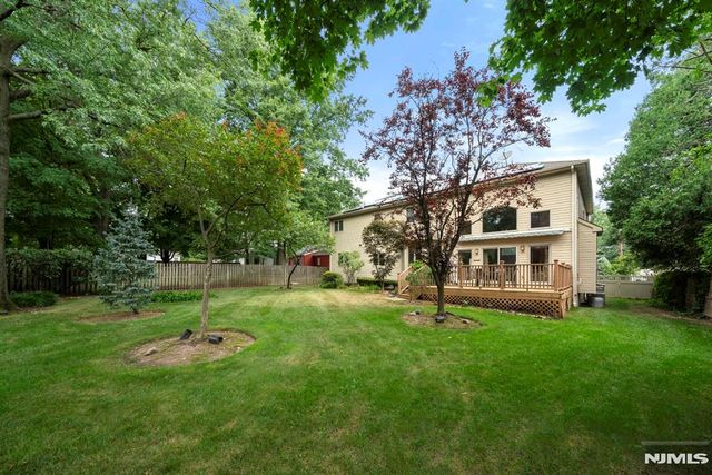 325 Cooper Place, Paramus, NJ 07652