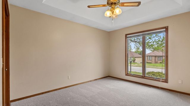 3994 N Pickwick Avenue, Springfield, MO 65803