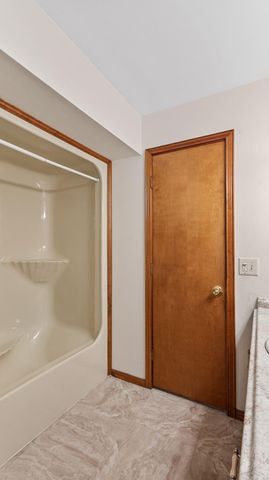 3994 N Pickwick Avenue, Springfield, MO 65803