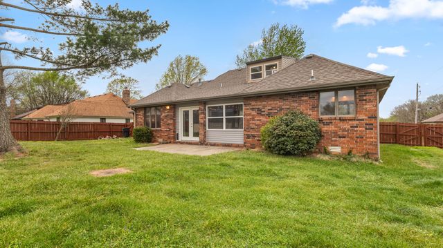 3994 N Pickwick Avenue, Springfield, MO 65803