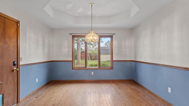 3994 N Pickwick Avenue, Springfield, MO 65803