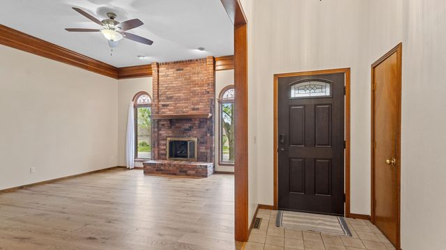 3994 N Pickwick Avenue, Springfield, MO 65803