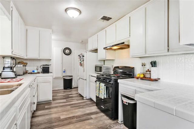 9287 Alder, Fontana, CA 92335