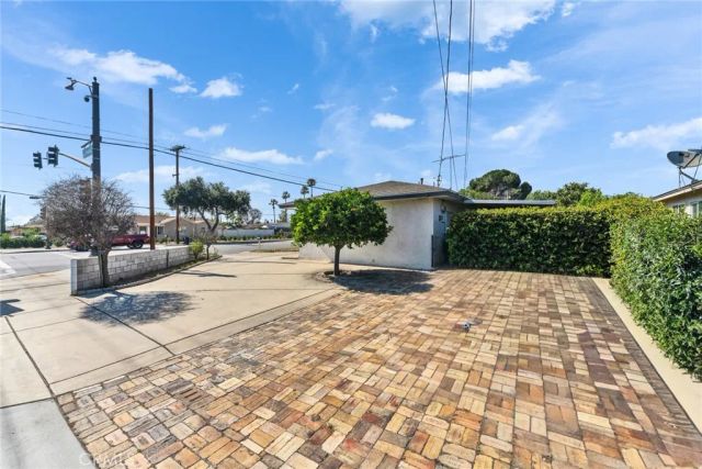 9287 Alder, Fontana, CA 92335