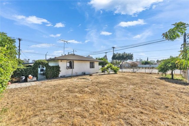 9287 Alder, Fontana, CA 92335