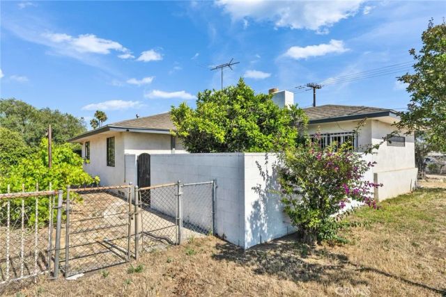 9287 Alder, Fontana, CA 92335