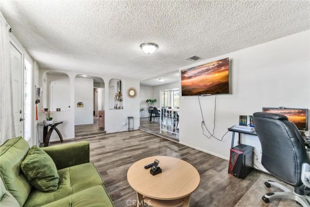 9287 Alder, Fontana, CA 92335