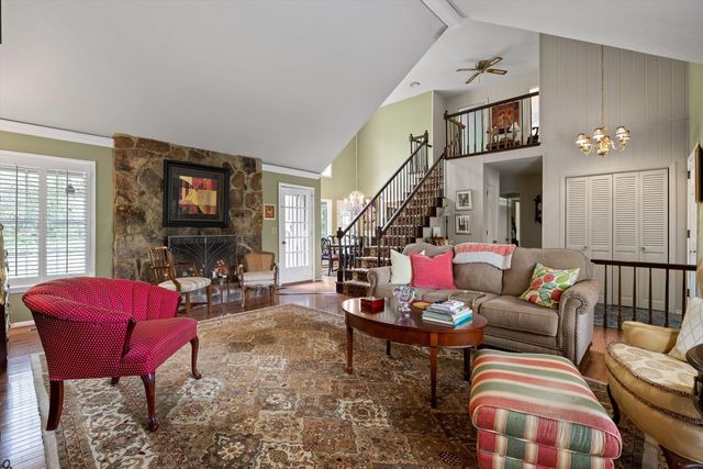 935 Dunsinane Road, Signal Mountain, TN 37377