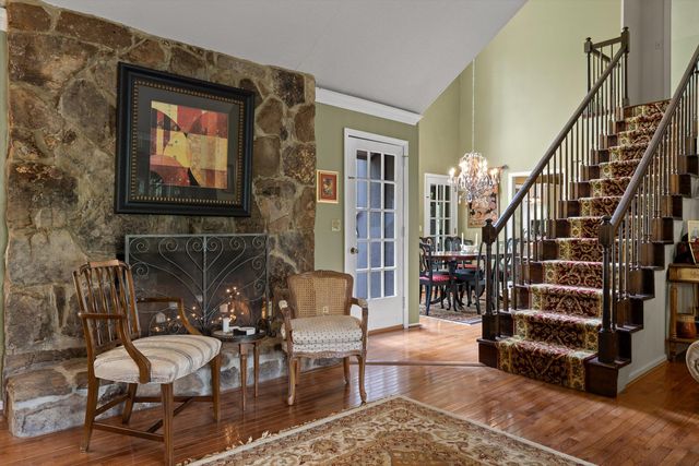 935 Dunsinane Road, Signal Mountain, TN 37377