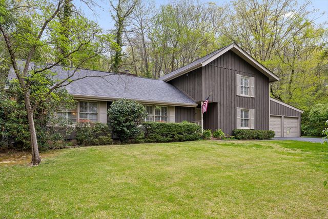 935 Dunsinane Road, Signal Mountain, TN 37377