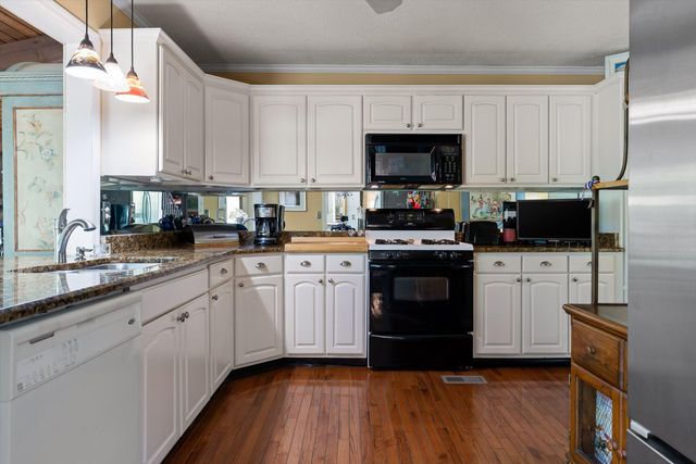 935 Dunsinane Road, Signal Mountain, TN 37377