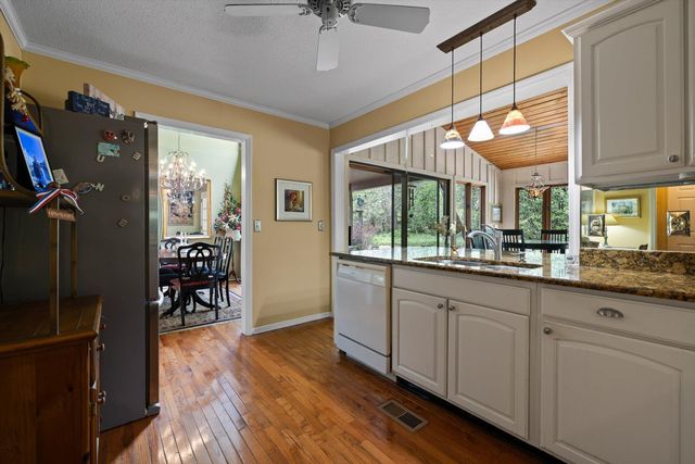 935 Dunsinane Road, Signal Mountain, TN 37377