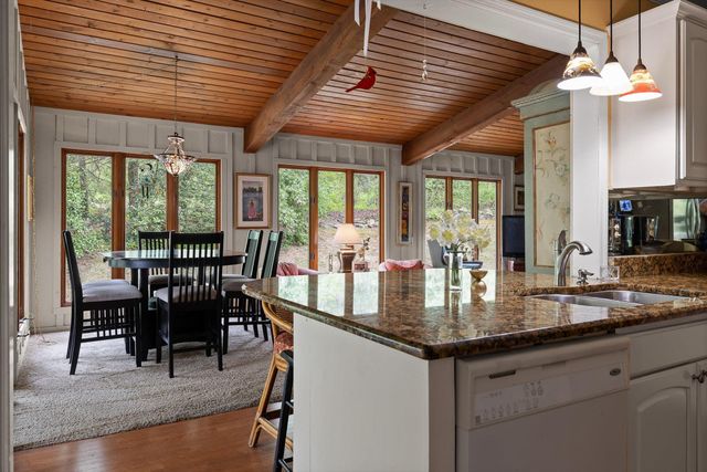 935 Dunsinane Road, Signal Mountain, TN 37377