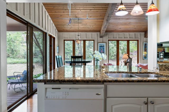 935 Dunsinane Road, Signal Mountain, TN 37377