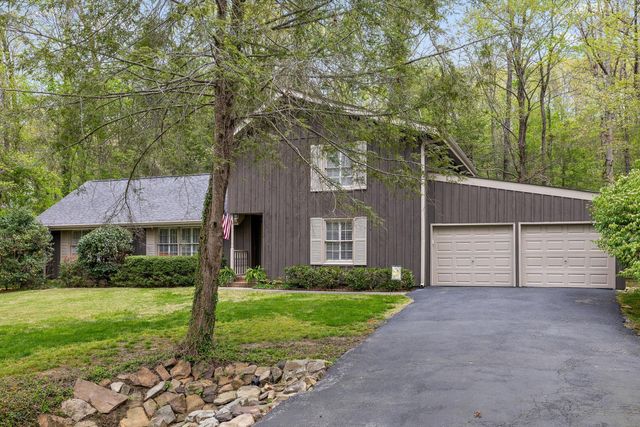 935 Dunsinane Road, Signal Mountain, TN 37377