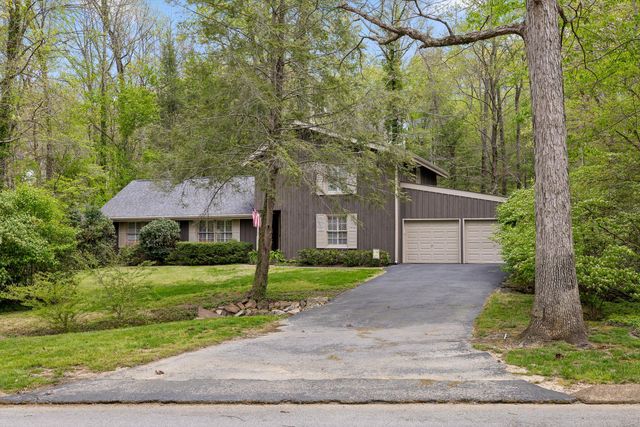 935 Dunsinane Road, Signal Mountain, TN 37377